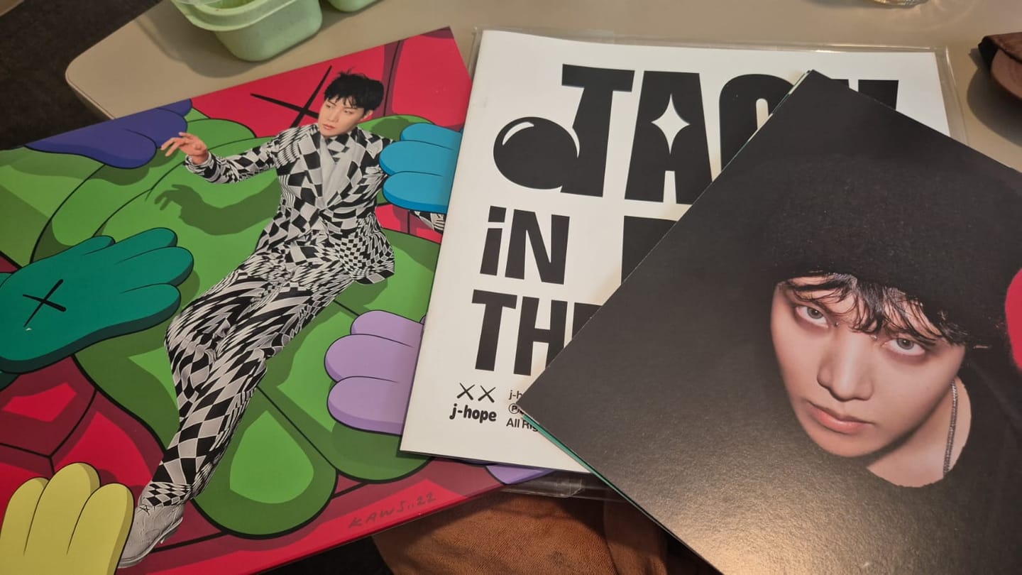 Customer photo review of J-HOPE - 1ST SINGLE ALBUM JACK IN THE BOX VINYL (LIMITED EDITION)