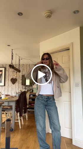 Customer video review of i don't bite baby tee