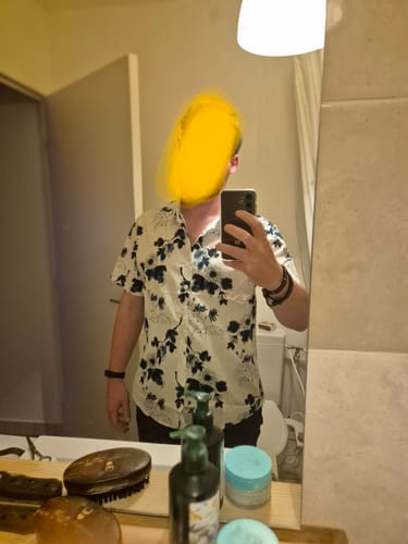 Customer photo review of Chemise décontractée à manches courtes en coton à fleurs pour homme