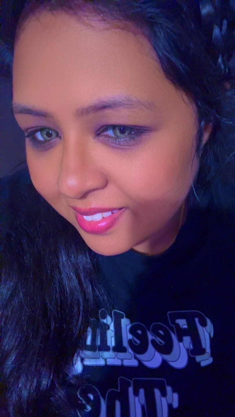 Customer photo review of Amazonia Green Prescription Coloured Contact Lenses