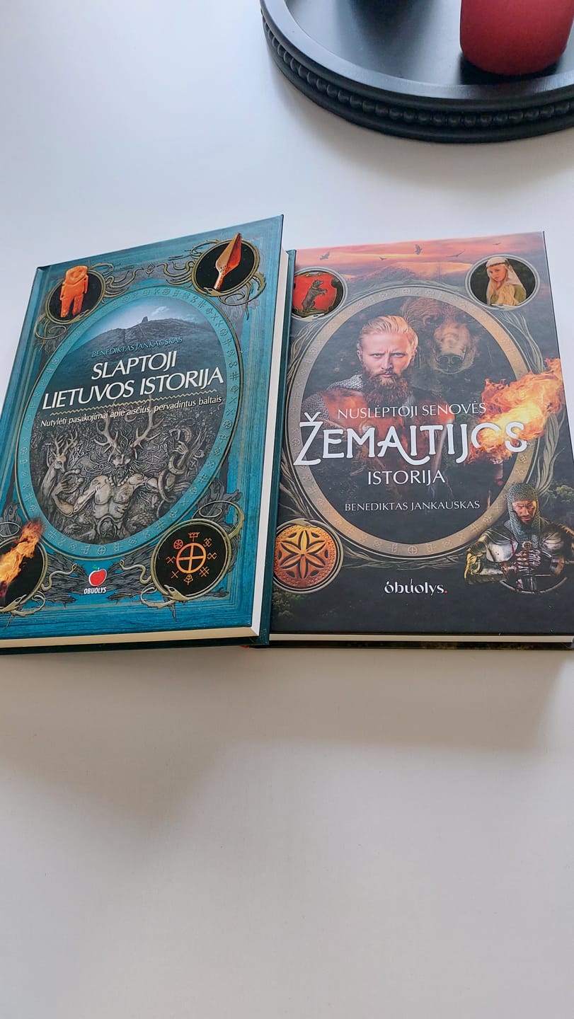 Customer photo review of Slaptoji Lietuvos istorija. Nutylėti pasakojimai apie aisčius, pervadintus baltais
