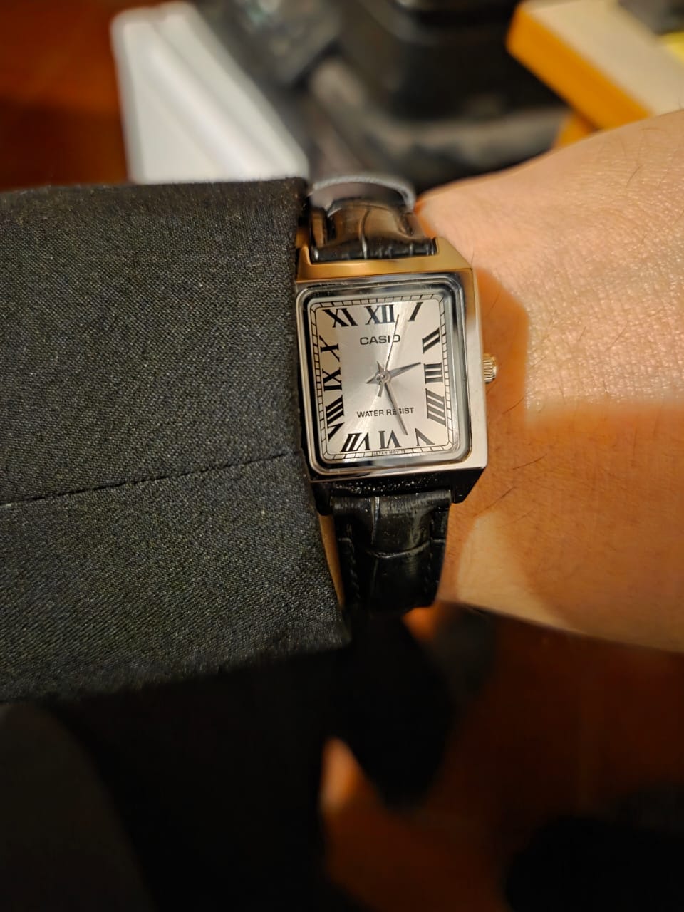 Customer photo review of Reloj Casio Tank Análogo LTP-V007L-7B1UDF Cuero Dial Plateado