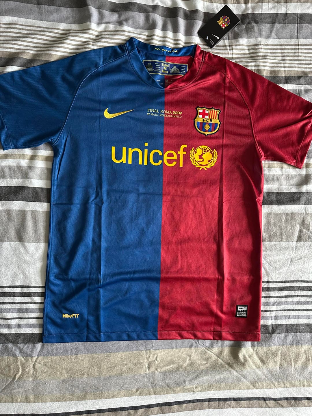 Customer photo review of BARCELONA RETRO HOME 2008/09