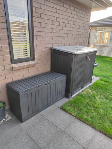 Customer photo review of Marvel Plus Deck Box