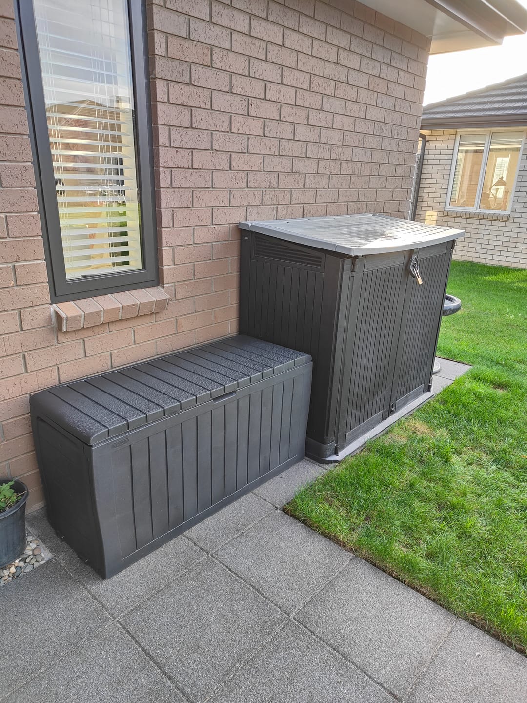 Customer photo review of Marvel Plus Deck Box