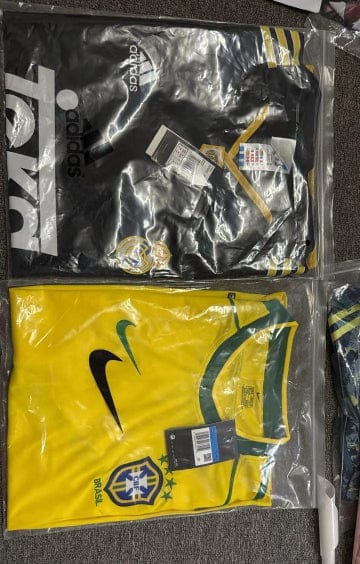 Customer photo review of REAL MADRID RETRO AWAY 1999/20