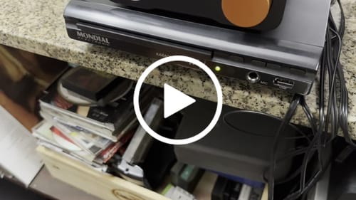 Customer video review of DVD Player Mondial D 20 com Função Karaokê e USB Bivolt