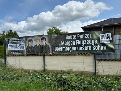 undefined review of BANNER / PVC-PLANE extralang 3m x 1m • DURCHSCHNITTLICHE ÜBERLEBENSDAUER IN EINEM KRIEG image 1 out of 4