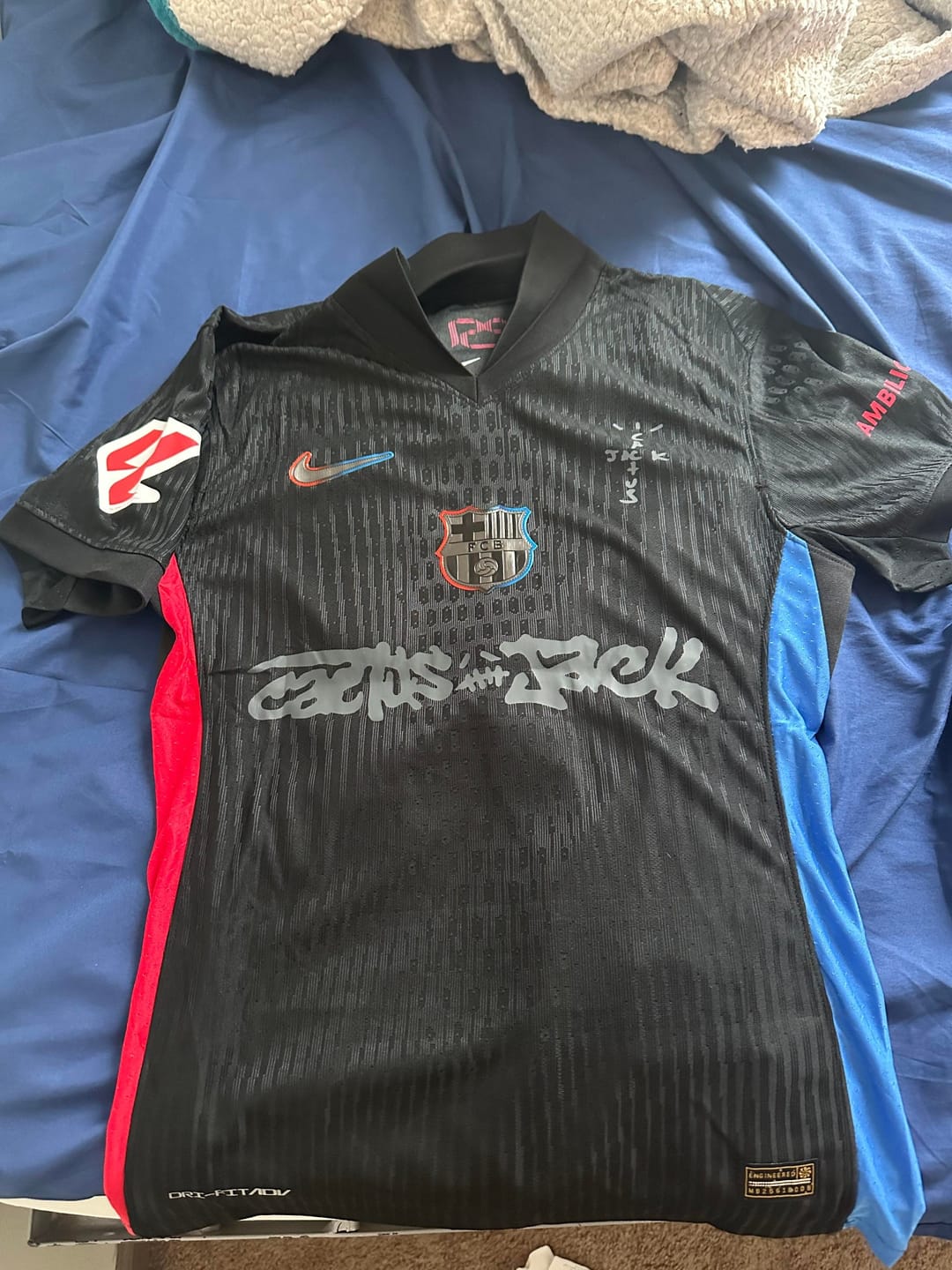 Customer photo review of BARCELONA x CACTUS JACK AWAY