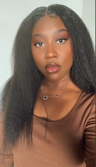 Customer photo review of MORE FACE Pre-bleached Kinky Straight Wear Go Glueless Wig 7x5 Pre-cut HD Lace Pre-plucked