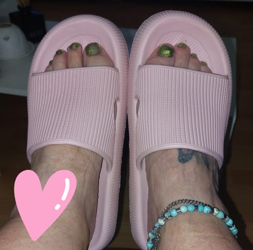 Customer photo review of HappyFlops