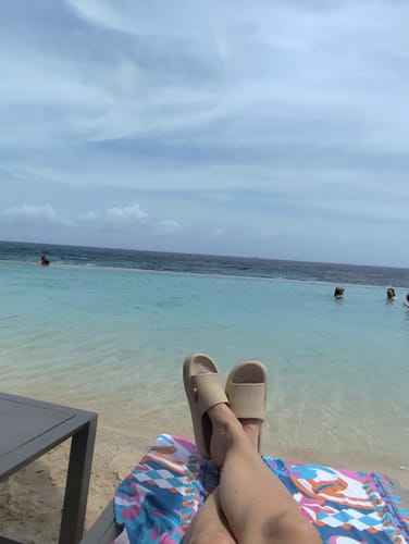 Customer photo review of HappyFlops