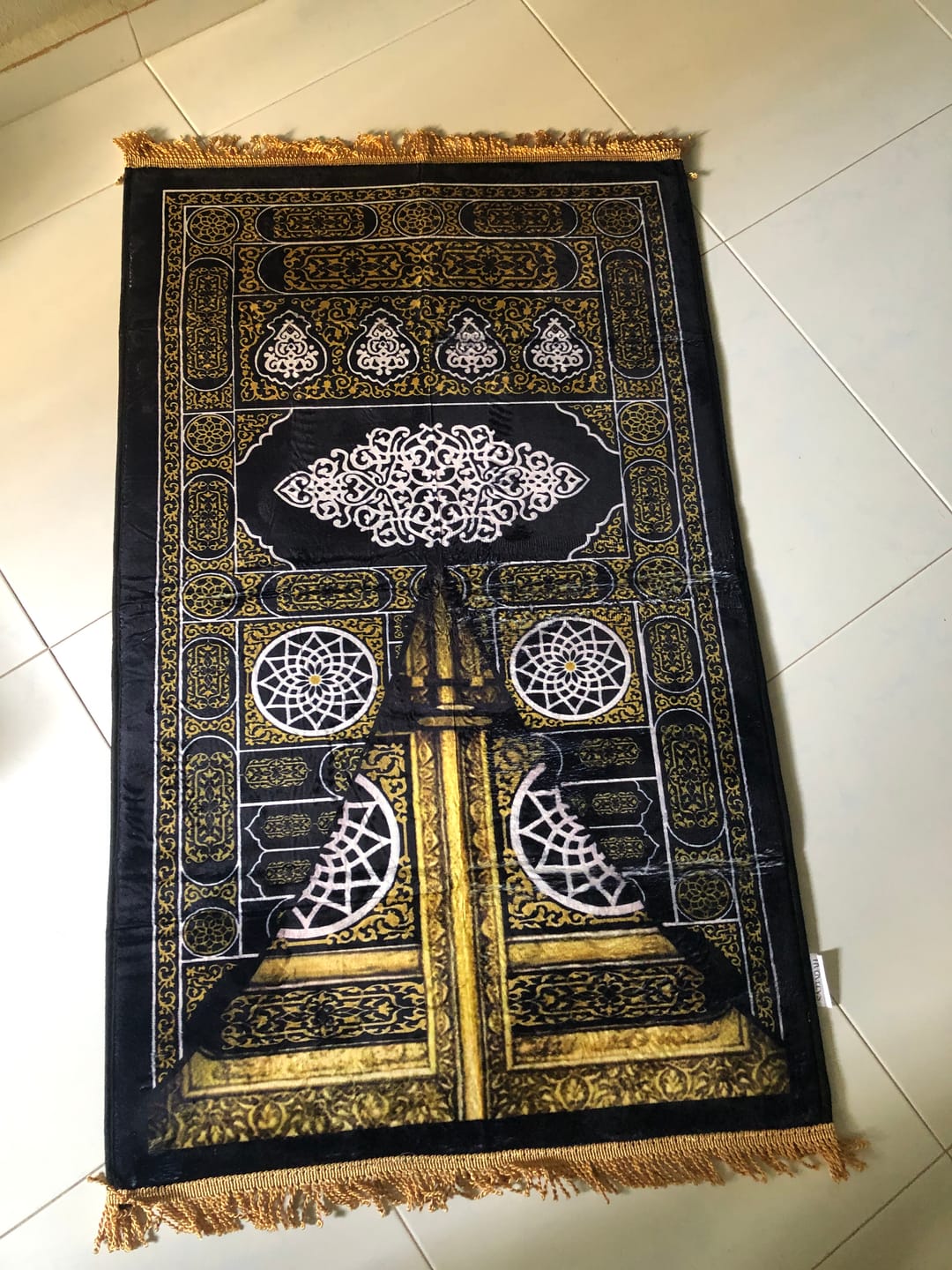 Customer photo review of Kaaba Door  Padded Prayer Mat