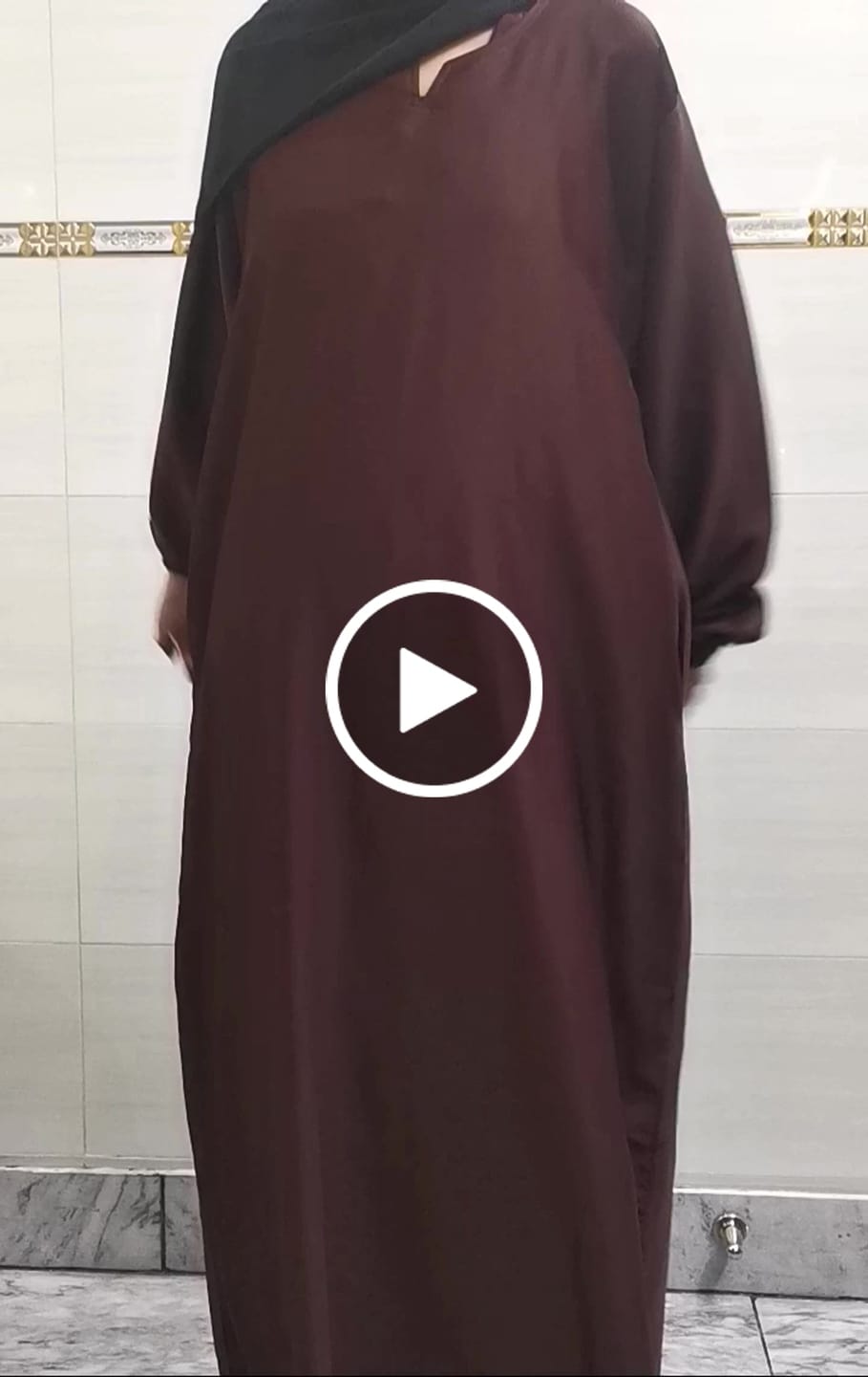 Customer video review of Classic Everyday Abaya - MAROON