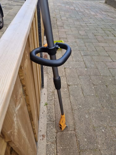 Customer photo review of Replacement Weed Brush - Suitable for the 18V and 12V Fixxbrush Cordless Weed Brush