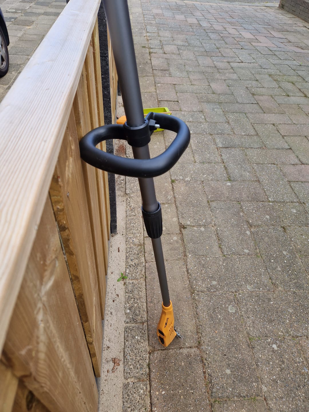 Customer photo review of Replacement Weed Brush - Suitable for the 18V and 12V Fixxbrush Cordless Weed Brush