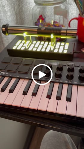 Customer video review of Imperial LED Lightsaber stand - 1 saber