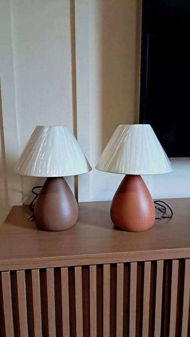 Customer photo review of Abajur de Mesa em Cerâmica com Cúpula de Linho