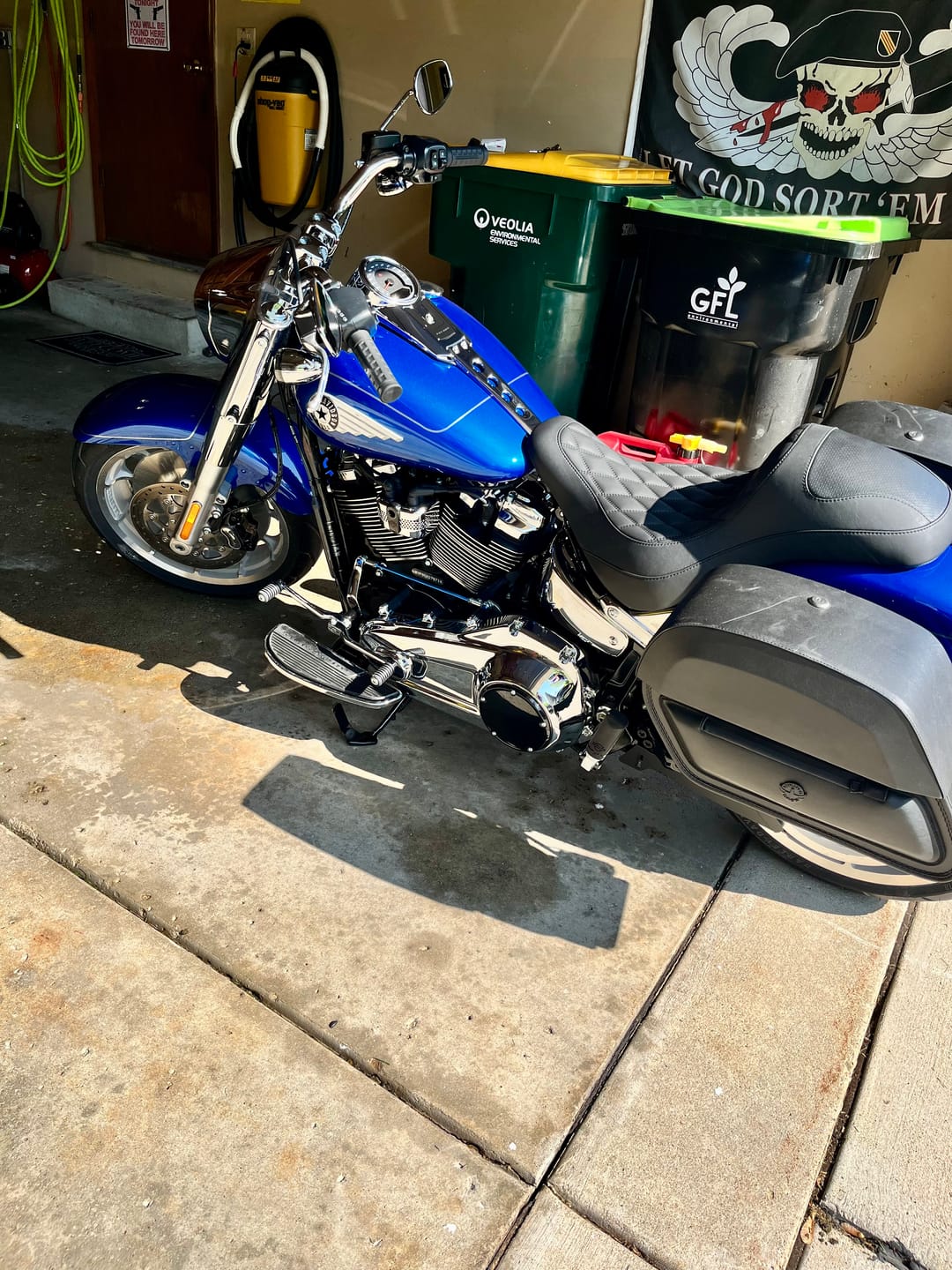 Customer photo review of 28L - Pantheon Medium Quick Mount Motorcycle Saddlebags For Harley Softail Fat Boy FLFB/S