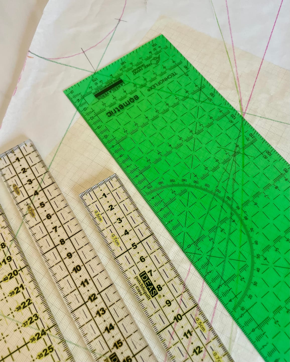 Customer photo review of Regla de Costura Patronaje Patchwork - La Regla Verde eometric