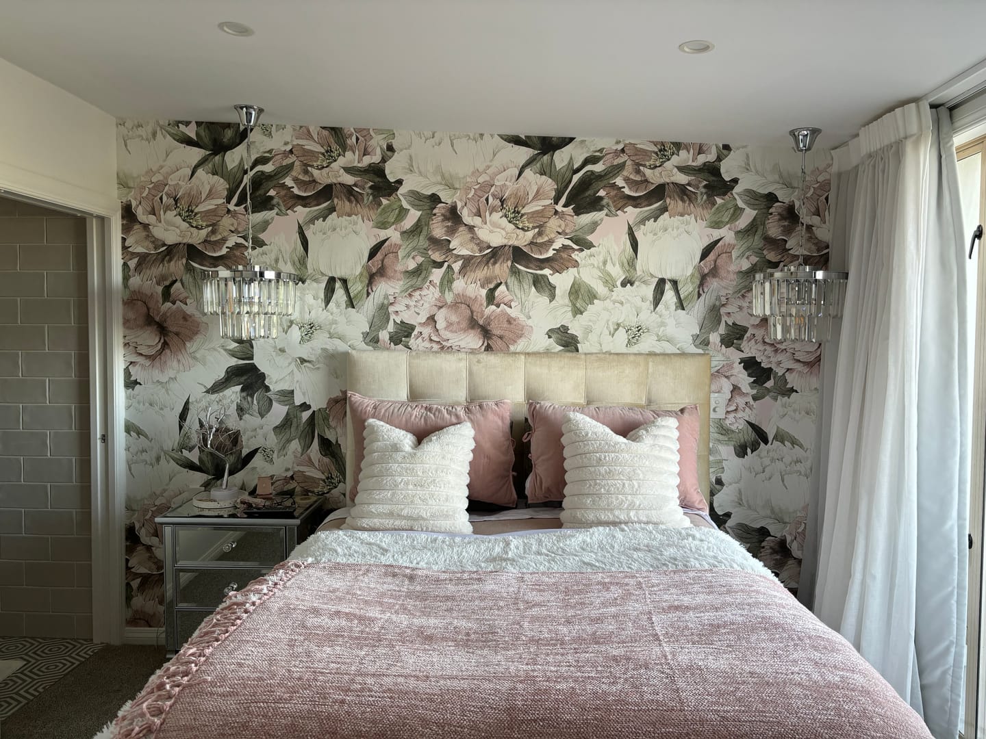 Customer photo review of Oversized Floral Bloom - Custom Sized Wallpaper Mural (per m2)