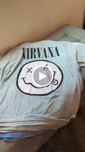 Customer video review of Modern Band Tees Wholesale – Iconic Looks, Easy Flips