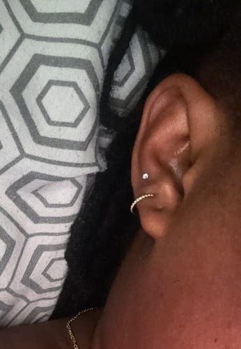 Customer photo review of Le piercing Tania