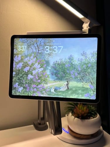 Customer photo review of KUXIU X36 Pro MAX iPad Magnetic Charging Stand Aluminum Alloy Boom Arm Adjustable Tablet Stand