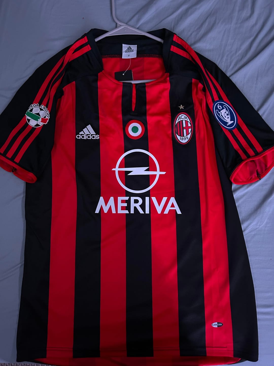 Customer photo review of AC MILAN RETRO HOME 2006/07