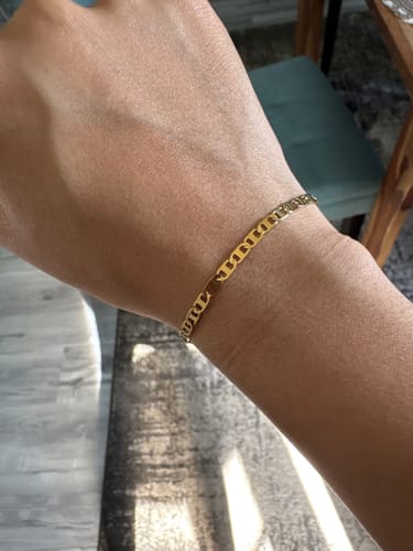 Customer photo review of Flat Anchor Chain Bracelet