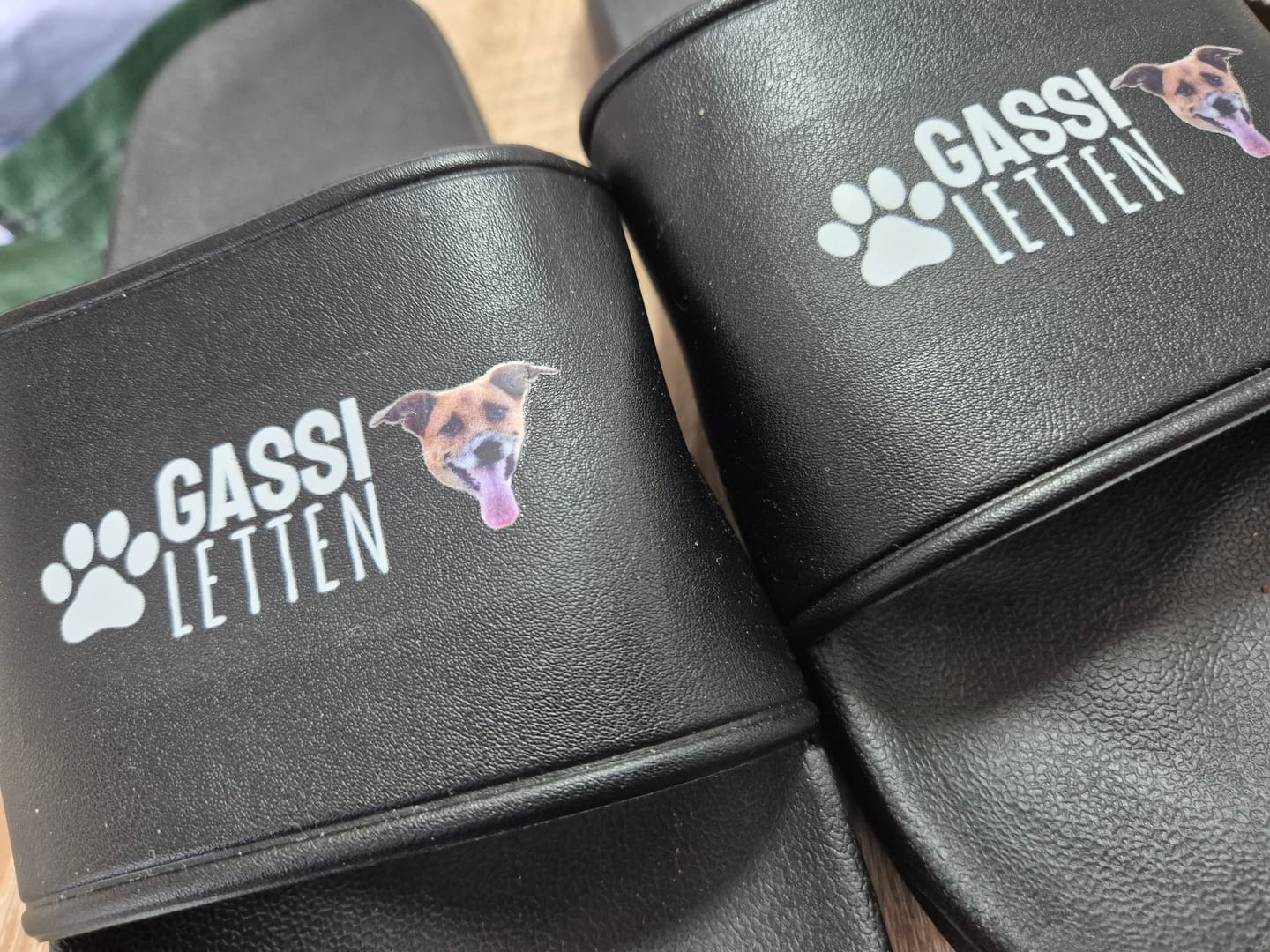 Customer photo review of Gassiletten - Individuelle Badelatschen