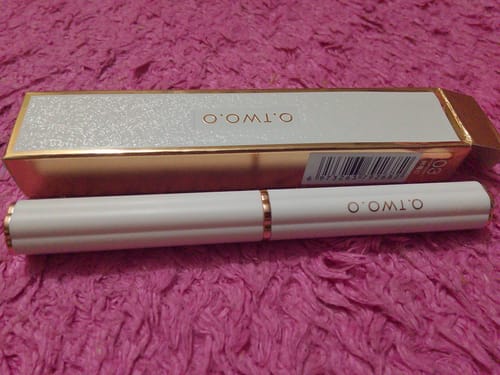 Customer photo review of O.TWO.O MOIST COLOR CHANGING LIP BALM