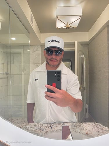 Customer photo review of Loverboy (White/Black)