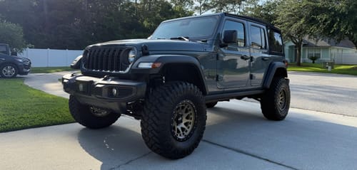 Customer photo review of Aftermarket 2024 JL/JT Grille