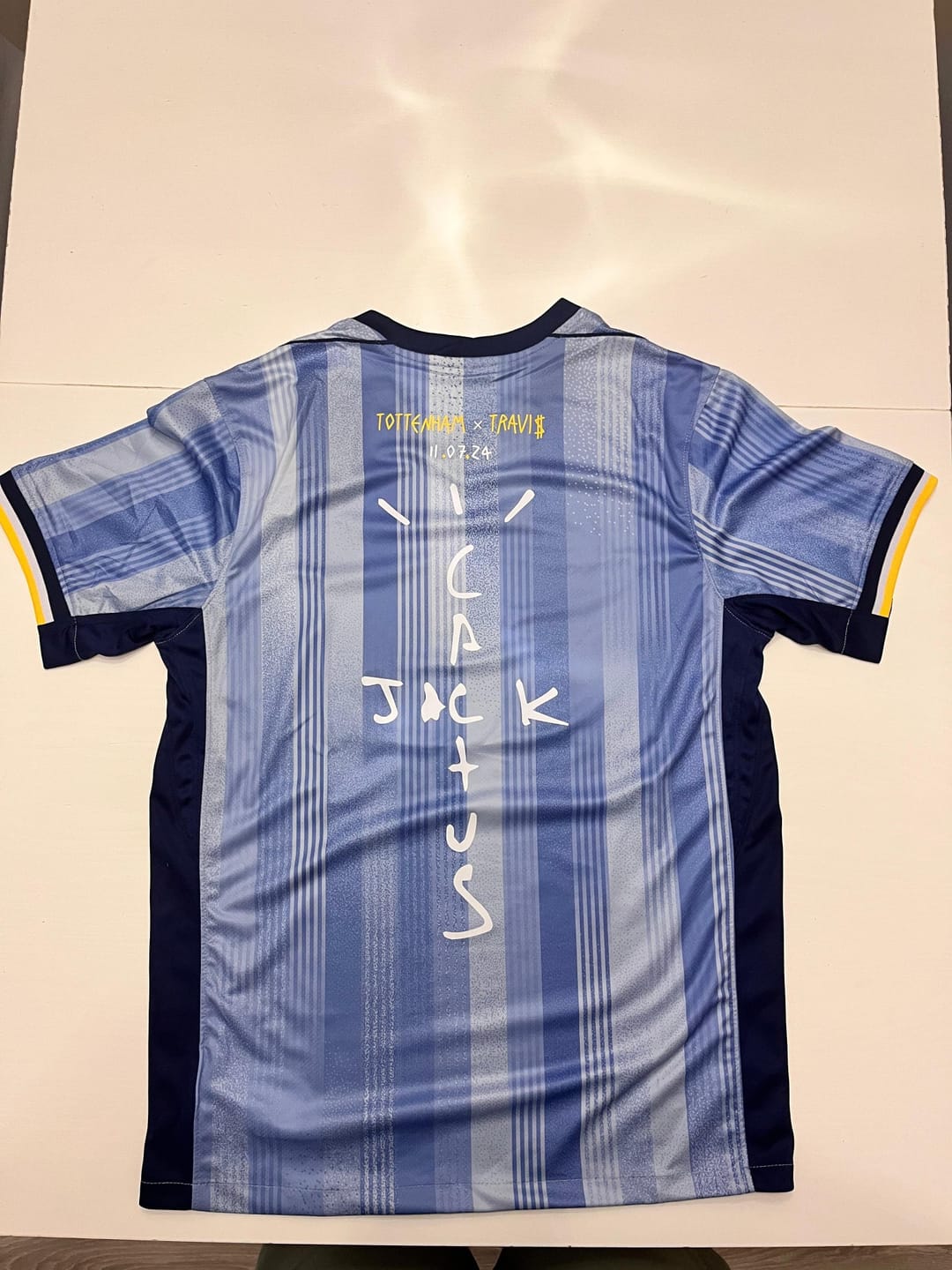 Customer photo review of TOTTENHAM HOTSPUR x TRAVIS SCOTT PREMIUM KIT