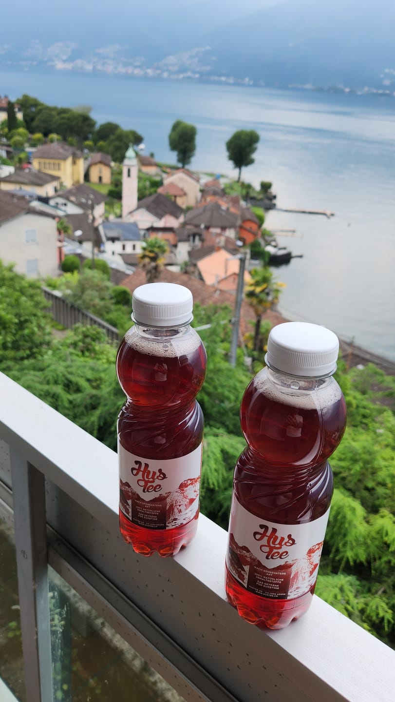 Customer photo review of Hustee 5dl Karton à 24Stk. (CHF 1.80 pro Flasche)