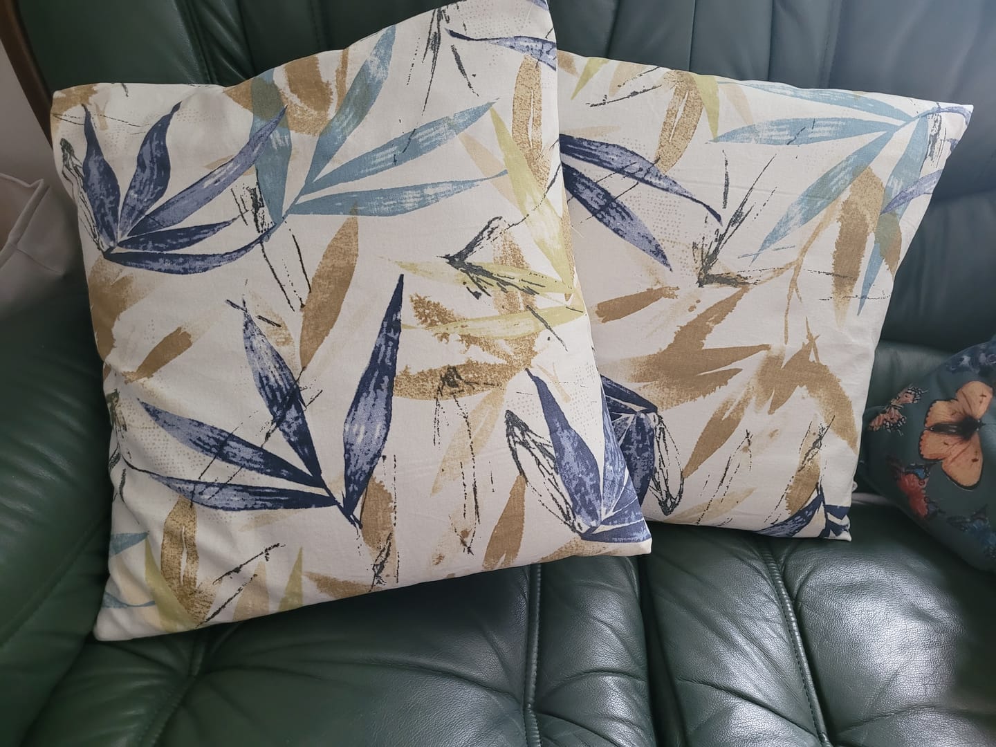 Customer photo review of Large Leaves Cotton Canvas Fabric