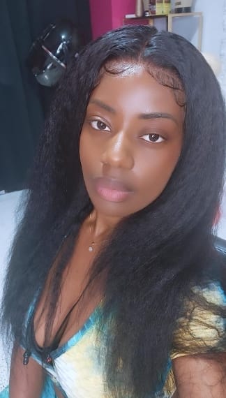 Customer photo review of MORE FACE Pre-bleached Kinky Straight Wear Go Glueless Wig 7x5 Pre-cut HD Lace Pre-plucked