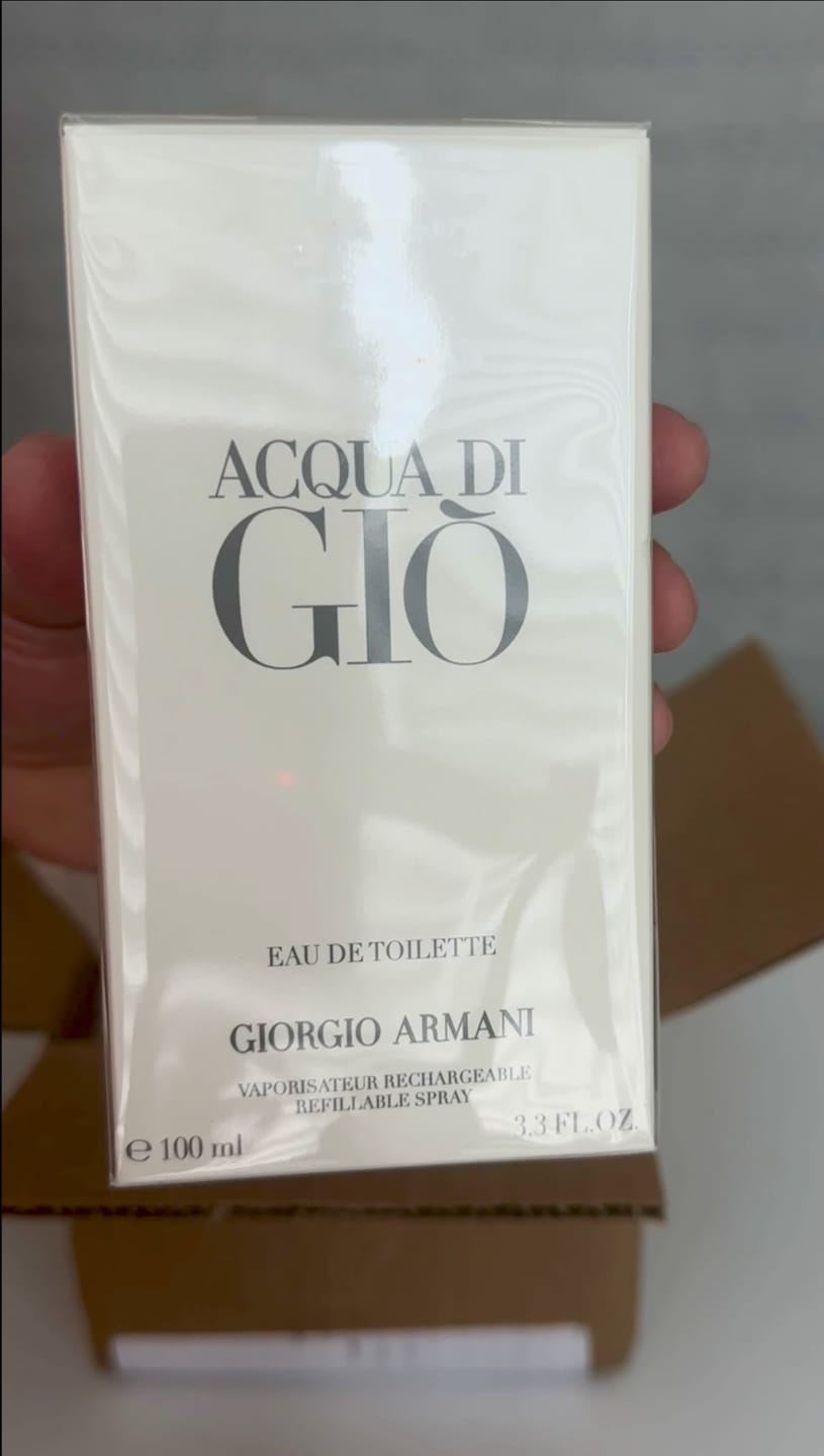 Customer photo review of Giorgio Armani Acqua Di Gio Men Eau De Toilette Spray 3.4 oz / 100 ml