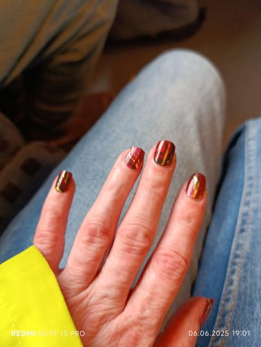 Christine F. review of UV Gel: Burgundy Marble image 1 out of 1