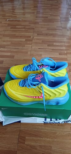 Customer photo review of Nike Men's Giannis Immortality 4 EP Basketball Shoes