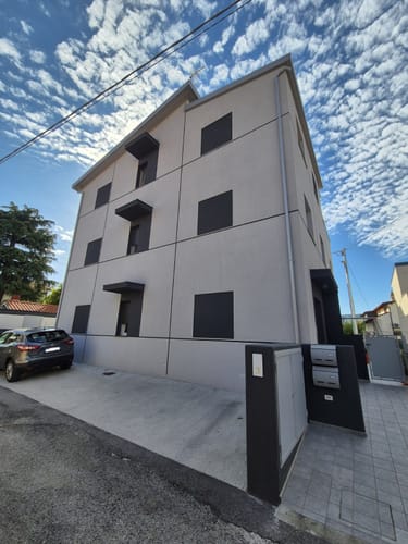 Customer photo review of Numero civico modello Stencil Vertical M2