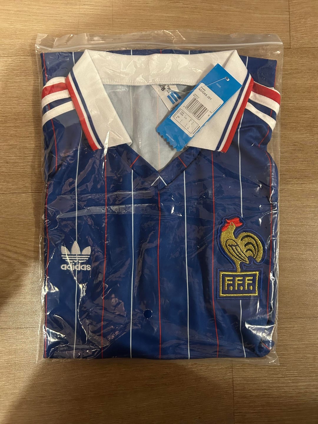 Customer photo review of FRANCE RETRO HOME 1996/97