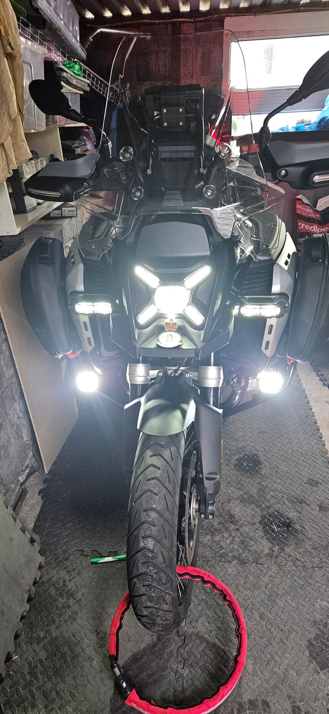 Customer photo review of Driving Light Mount - Articulating Bar Clamp 21mm-29mm, Black