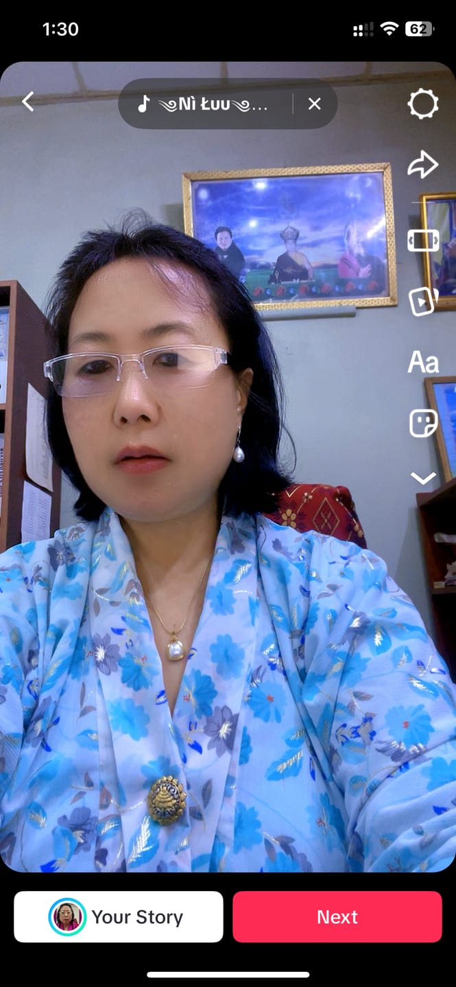 Customer photo review of Vintage Trapezium Necklace