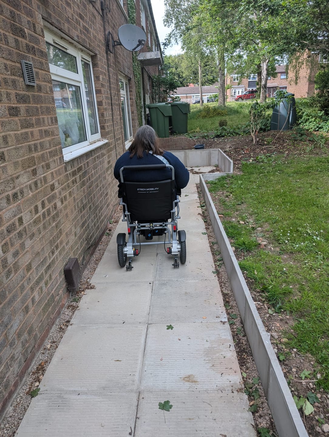 Customer photo review of Enterprise 200 – Lightweight Folding Electric Wheelchair with Premium 350W Brushless Motors (200kg Load, 53cm Seat)