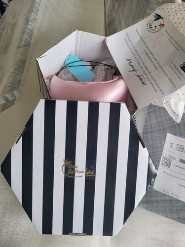 Customer photo review of Fascinator Box Stripe Design 30cm Wide HA030