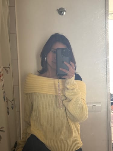 Customer photo review of SWEATER LINA AMARILLO