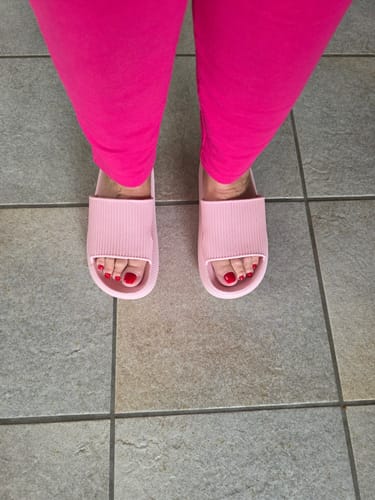 Customer photo review of Orthopädischer Hausschuh Cloudly™