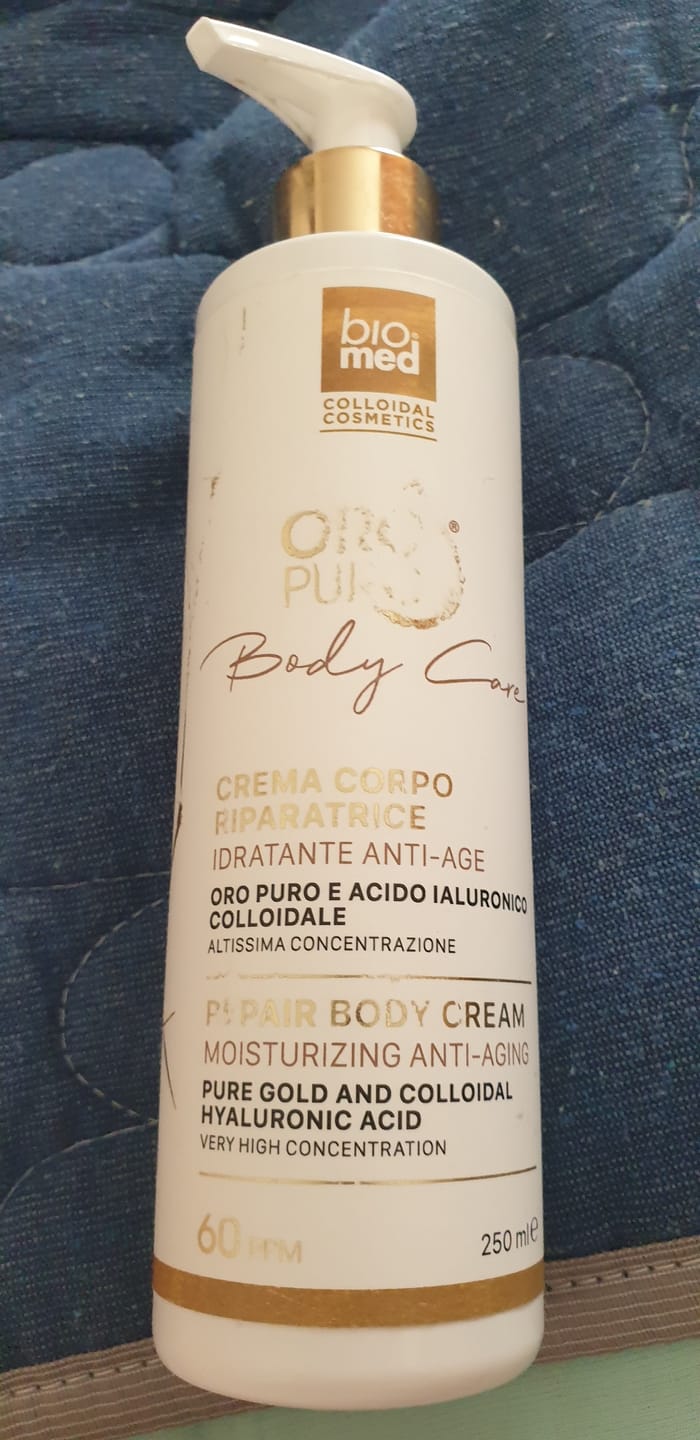 Customer photo review of Crema Corpo Riparatrice all'Oro e Acido Ialuronico colloidali – La Tua Pelle, il Tuo Capolavoro